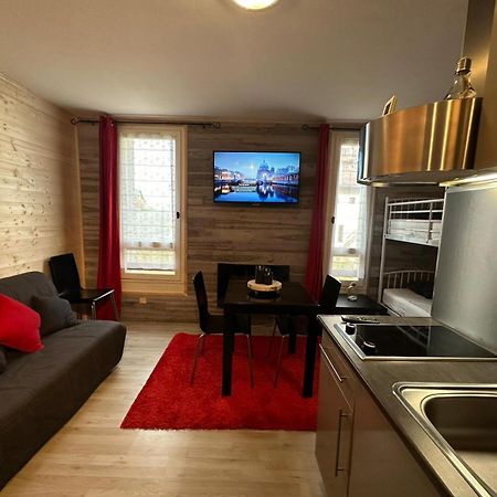 Le Chaleureux Cocon Rouge Apartment Ustou Екстериор снимка