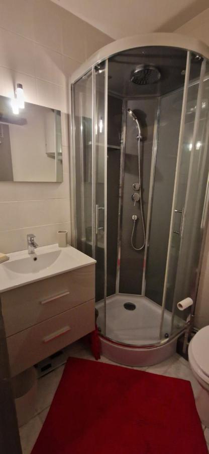 Le Chaleureux Cocon Rouge Apartment Ustou Екстериор снимка