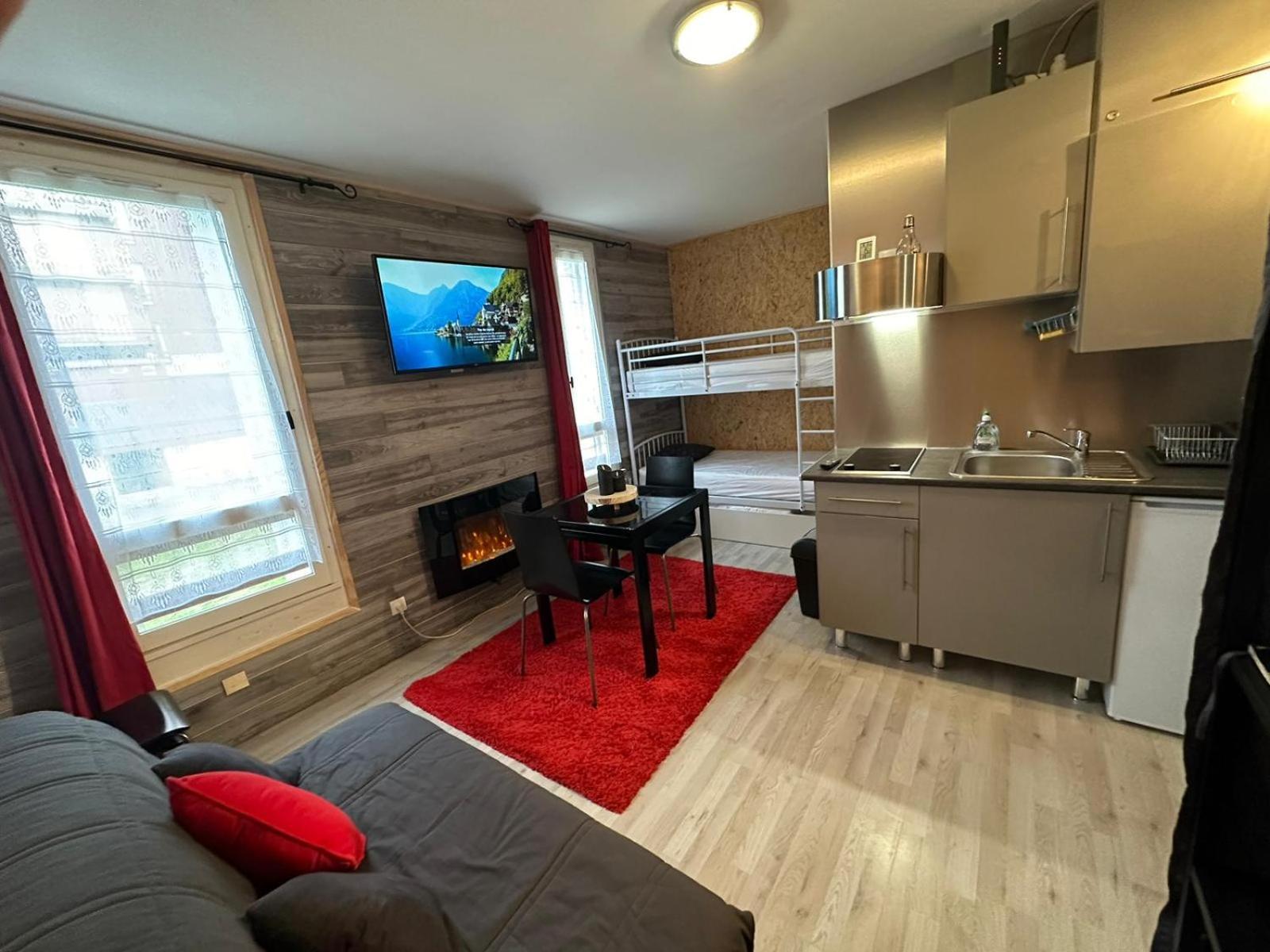Le Chaleureux Cocon Rouge Apartment Ustou Екстериор снимка