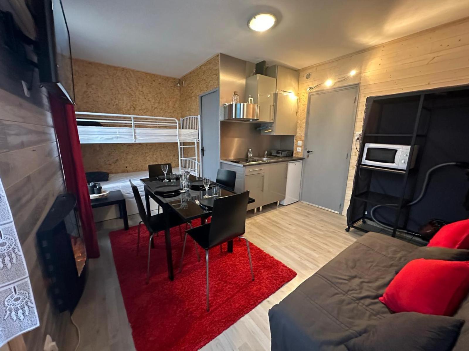 Le Chaleureux Cocon Rouge Apartment Ustou Екстериор снимка